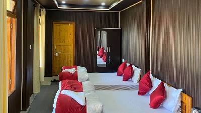 Deluxe Six Bed