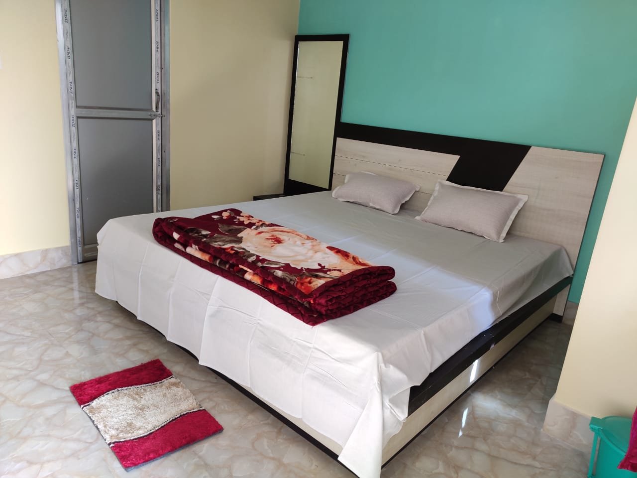 Deluxe Double Bed