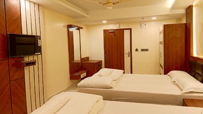 AC Super Deluxe Four Bed